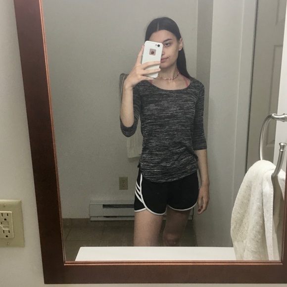 hollister 3/4 sleeve shirt - Picture 2 of 2